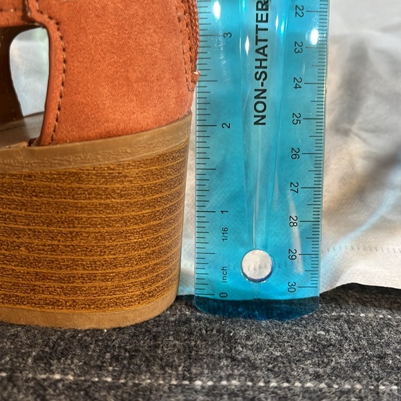 Qupid Block Heel Gladiator Sandal - Picture 6 of 8